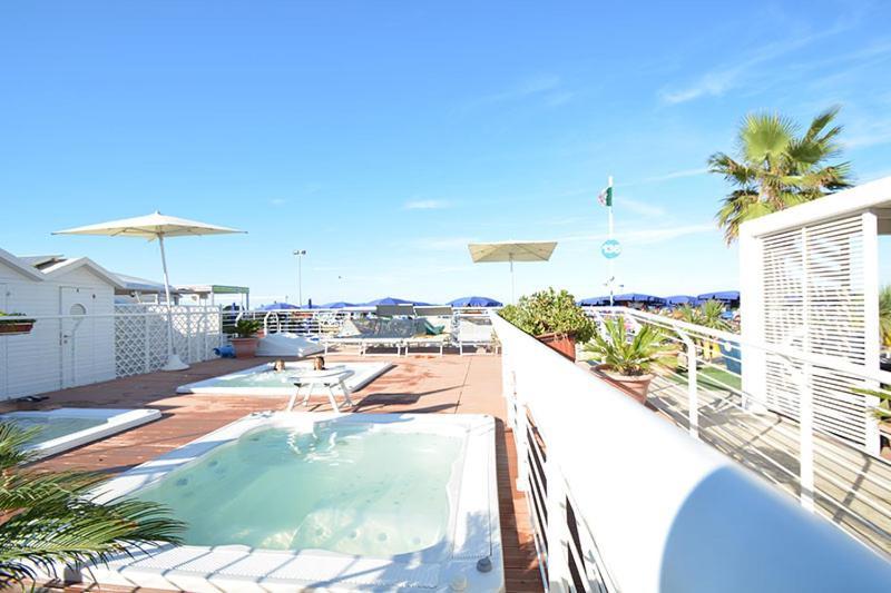 Riccione Beach Hotel - Enjoy Your Summer -Beach Village Incluso Exterior foto