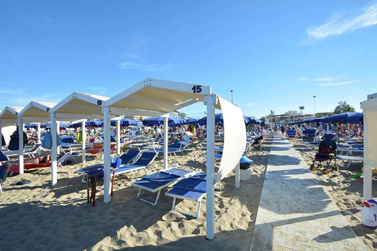 Riccione Beach Hotel - Enjoy Your Summer -Beach Village Incluso Exterior foto