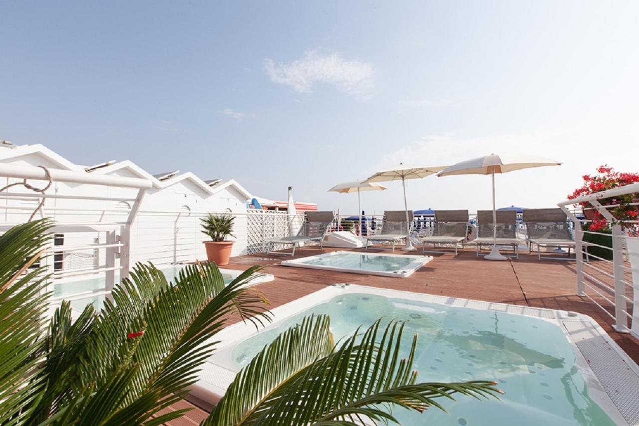 Riccione Beach Hotel - Enjoy Your Summer -Beach Village Incluso Exterior foto