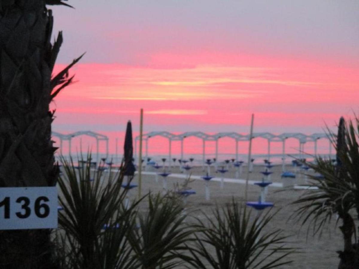 Riccione Beach Hotel - Enjoy Your Summer -Beach Village Incluso Exterior foto