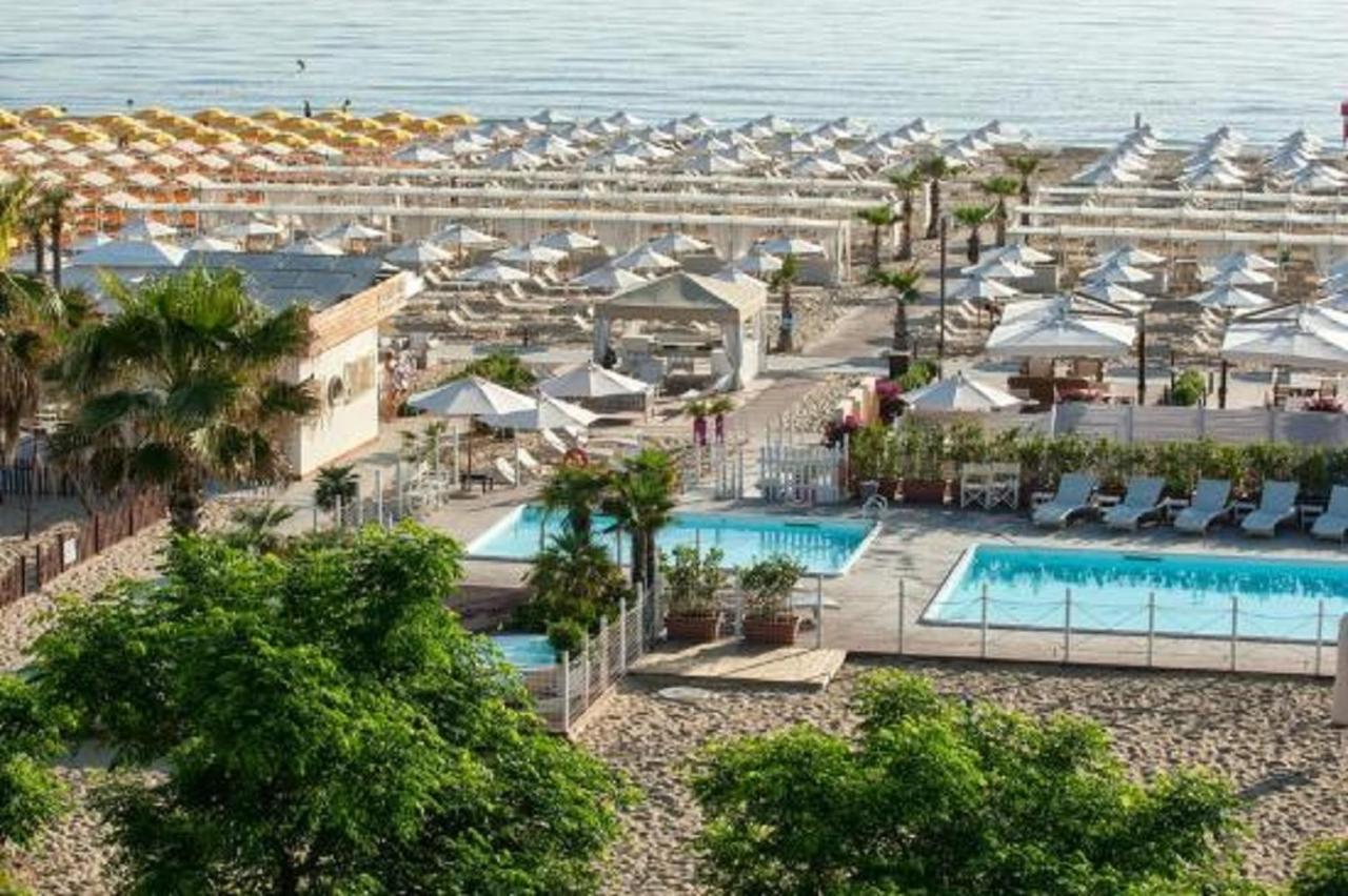 Riccione Beach Hotel - Enjoy Your Summer -Beach Village Incluso Exterior foto